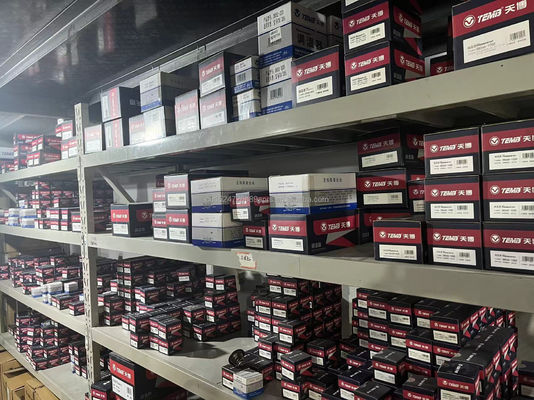 Θερμοστάτης ψύξης κινητήρα για Mitsubishi V31 V33 21200-6A0A1 MD997684 MD972911 1305A026